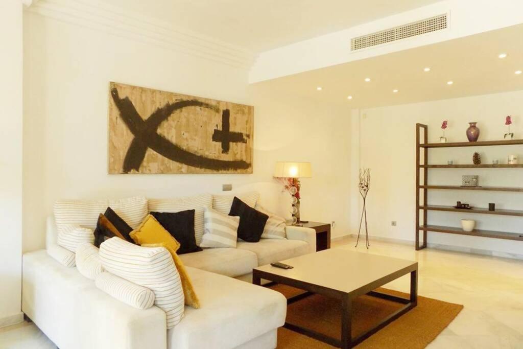 Fuente Aloha Apartment Marbella Exterior photo
