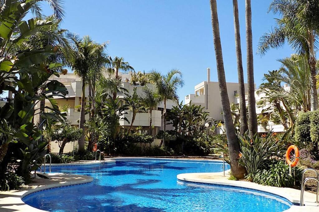 Fuente Aloha Apartment Marbella Exterior photo
