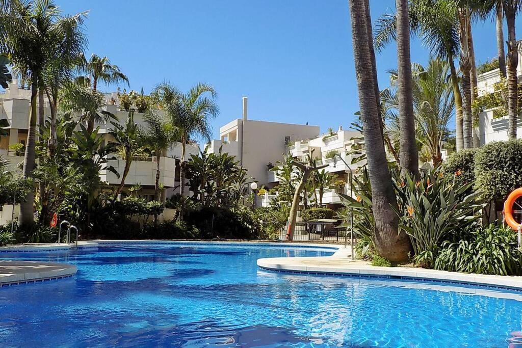 Fuente Aloha Apartment Marbella Exterior photo